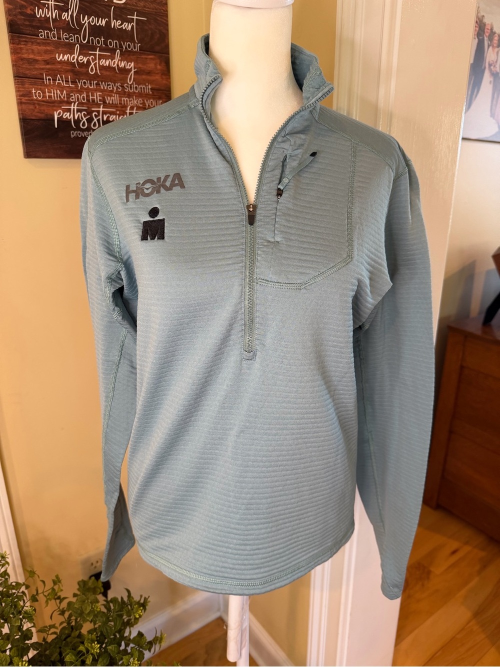 Hoka Women’s Light Blue Quarter-Zip Performance Jacket